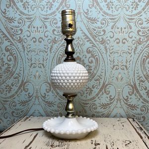 Vintage Hobnail Milk Glass Tabletop Lamp Works!
